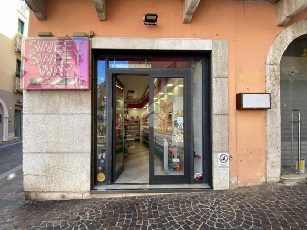negozio in vendita a Desenzano del Garda