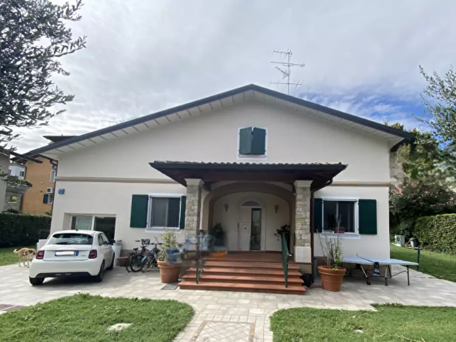 casa indipendente in vendita a Desenzano del Garda