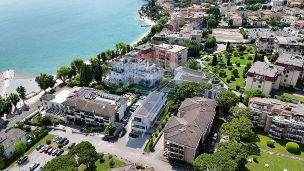 appartamento in vendita a Desenzano del Garda