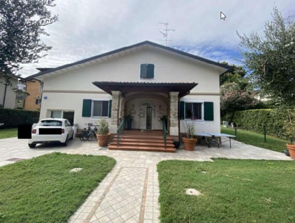 casa indipendente in vendita a Desenzano del Garda