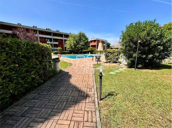 appartamento in vendita a Desenzano del Garda in zona Rivoltella