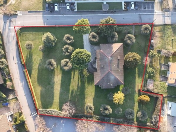 villa in vendita a Desenzano del Garda