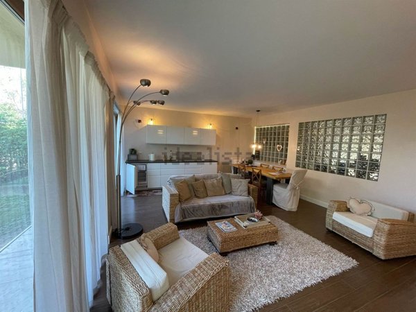 appartamento in vendita a Desenzano del Garda in zona Rivoltella