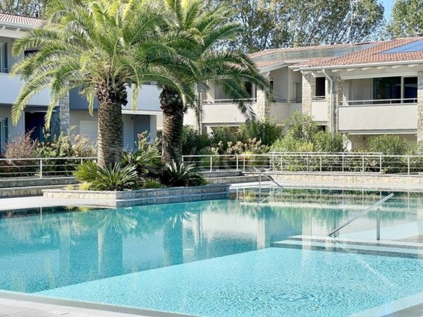 appartamento in vendita a Desenzano del Garda in zona Rivoltella