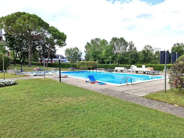 appartamento in vendita a Desenzano del Garda in zona Rivoltella