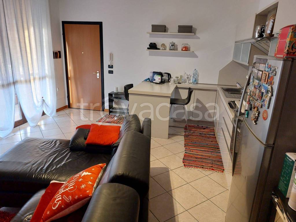 appartamento in vendita a Desenzano del Garda in zona Rivoltella