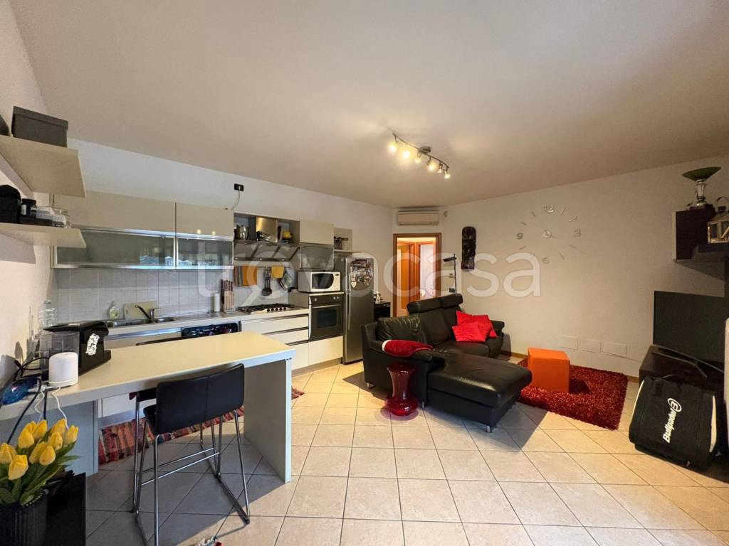 appartamento in vendita a Desenzano del Garda in zona Rivoltella