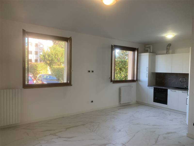 appartamento in vendita a Desenzano del Garda in zona Rivoltella