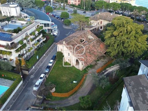 intera palazzina in vendita a Desenzano del Garda