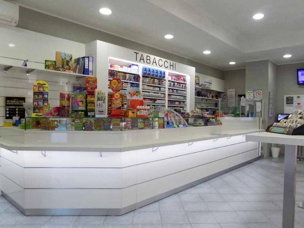 negozio in vendita a Desenzano del Garda