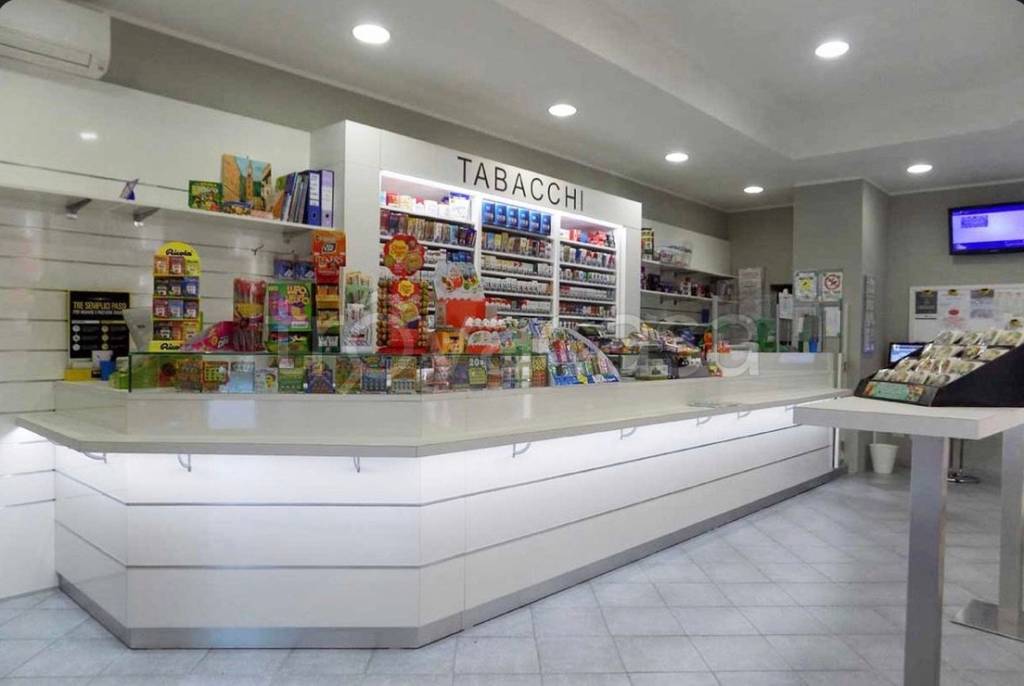 negozio in vendita a Desenzano del Garda