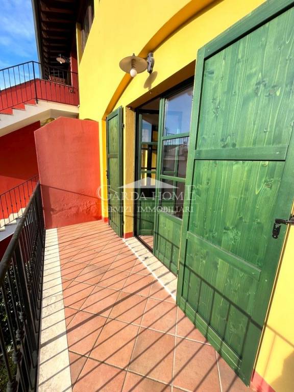 appartamento in vendita a Desenzano del Garda in zona Vaccarolo