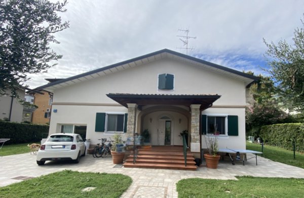 casa indipendente in vendita a Desenzano del Garda