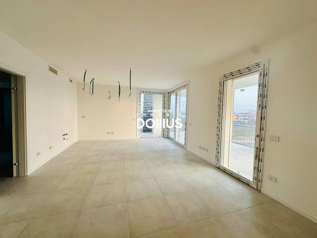 appartamento in vendita a Desenzano del Garda in zona Rivoltella