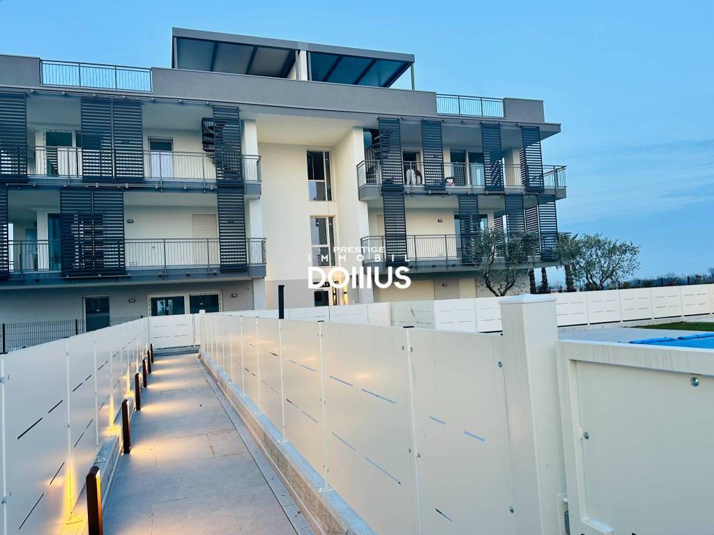 appartamento in vendita a Desenzano del Garda in zona Rivoltella