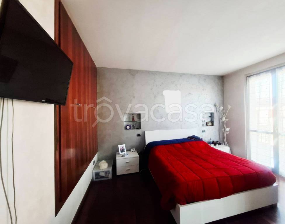 casa indipendente in vendita a Desenzano del Garda in zona Rivoltella