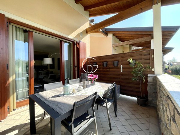 appartamento in vendita a Desenzano del Garda in zona Rivoltella