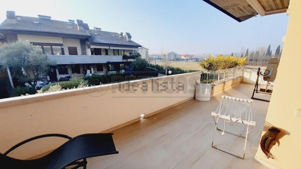 appartamento in vendita a Desenzano del Garda in zona Rivoltella