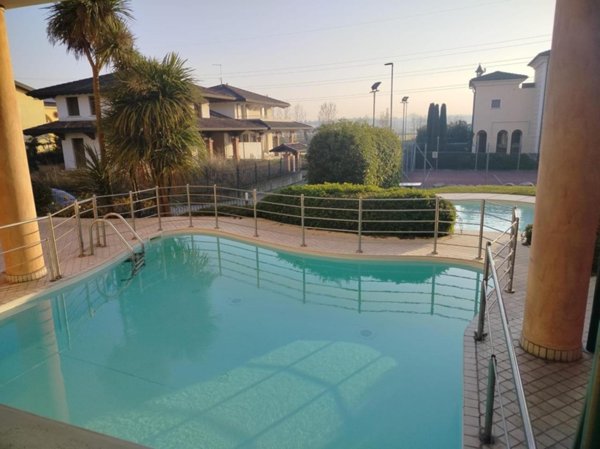 appartamento in vendita a Desenzano del Garda in zona Vaccarolo