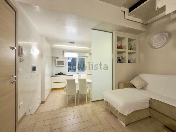 appartamento in vendita a Desenzano del Garda in zona Rivoltella