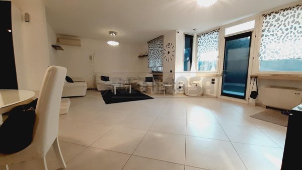 casa indipendente in vendita a Desenzano del Garda in zona Rivoltella