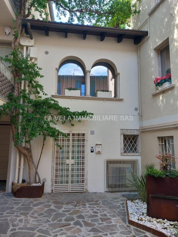 appartamento in vendita a Desenzano del Garda