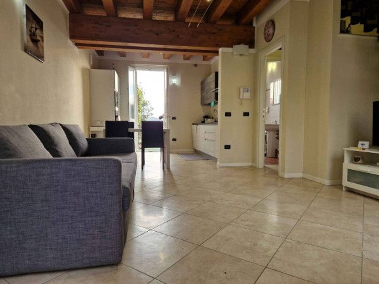 casa indipendente in vendita a Desenzano del Garda in zona Vaccarolo