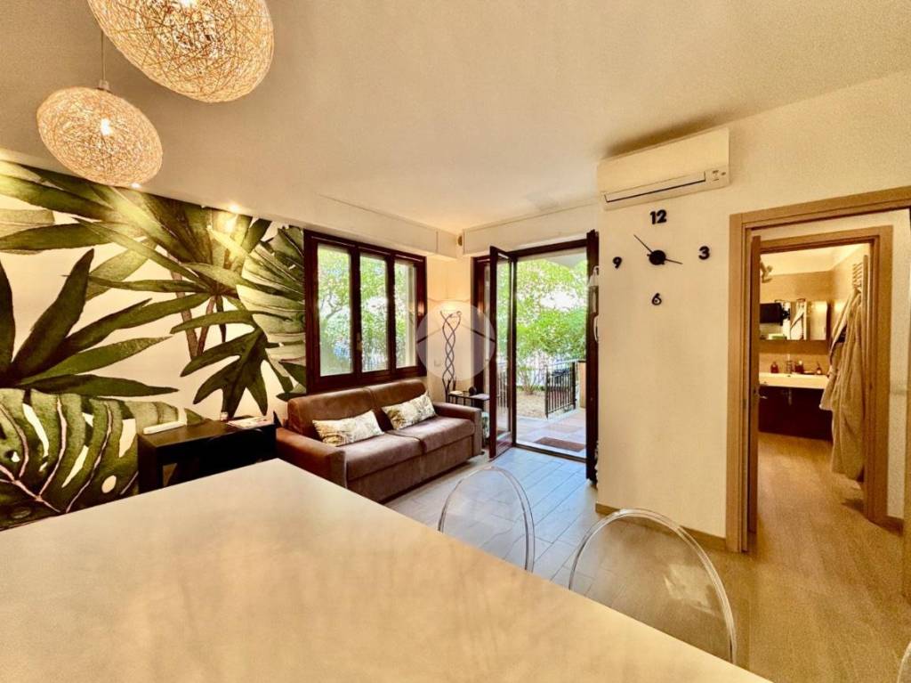 appartamento in vendita a Desenzano del Garda in zona Rivoltella