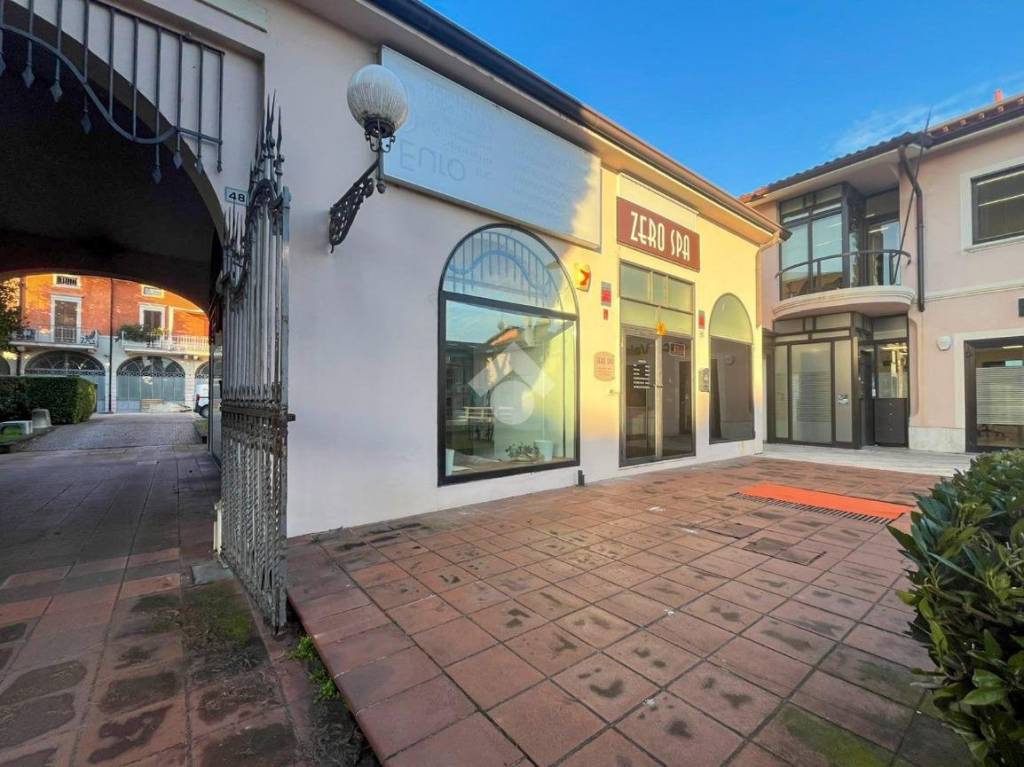 negozio in vendita a Desenzano del Garda