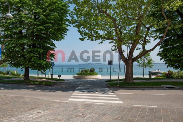 appartamento in vendita a Desenzano del Garda