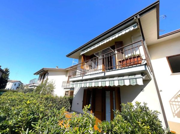 appartamento in vendita a Desenzano del Garda in zona Rivoltella