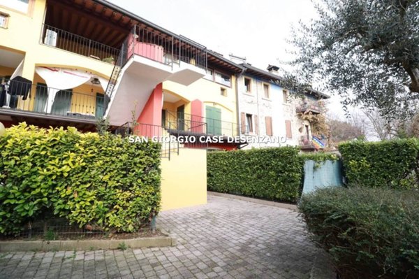 appartamento in vendita a Desenzano del Garda in zona Vaccarolo