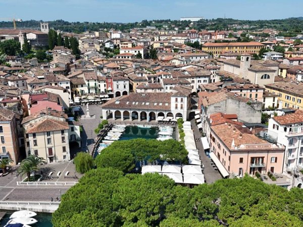 appartamento in vendita a Desenzano del Garda