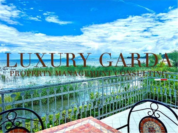 casa indipendente in vendita a Desenzano del Garda