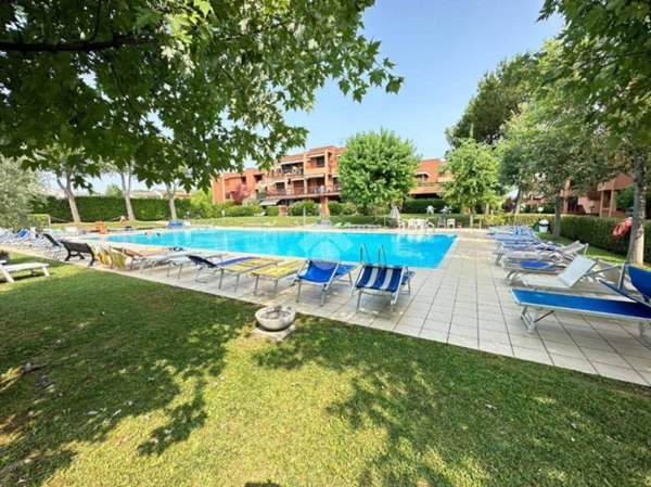 appartamento in vendita a Desenzano del Garda in zona Rivoltella