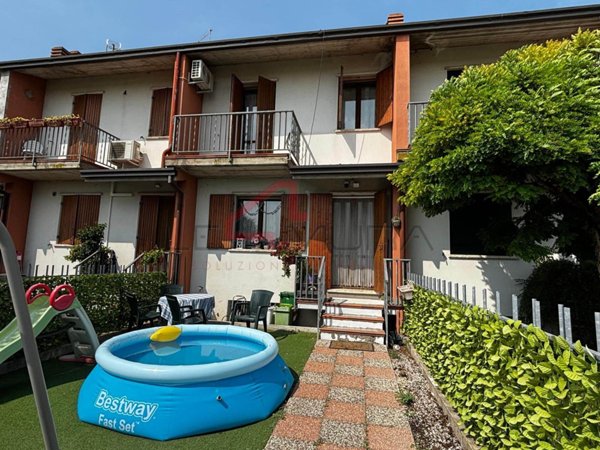 casa indipendente in vendita a Budoni in zona San Pietro