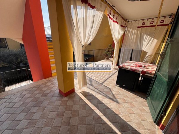 appartamento in vendita a Desenzano del Garda in zona Vaccarolo