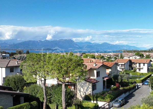 appartamento in vendita a Desenzano del Garda in zona Rivoltella