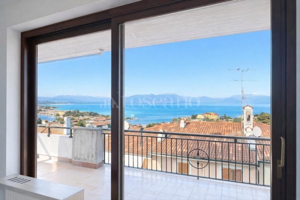 casa indipendente in vendita a Desenzano del Garda