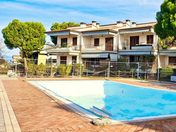 appartamento in vendita a Desenzano del Garda in zona Rivoltella