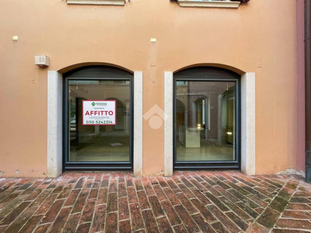 negozio in vendita a Desenzano del Garda