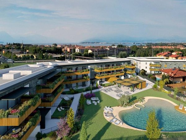 appartamento in vendita a Desenzano del Garda in zona Rivoltella
