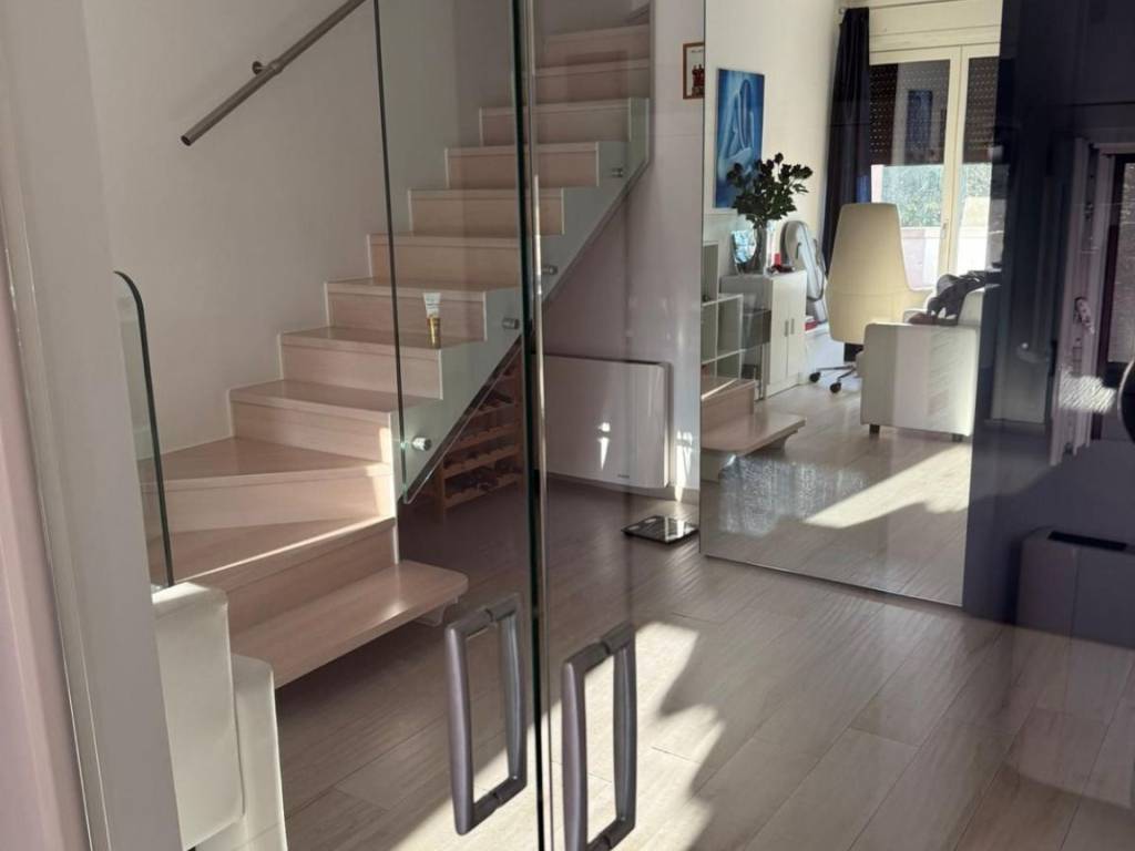 appartamento in vendita a Desenzano del Garda in zona Rivoltella