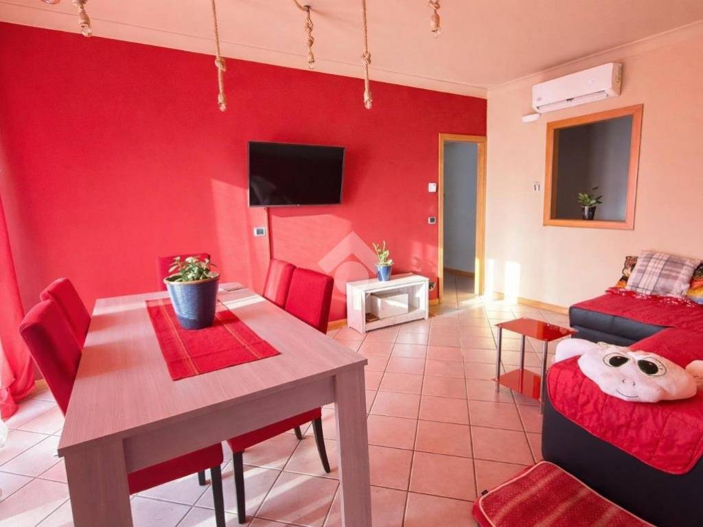 appartamento in vendita a Desenzano del Garda in zona Rivoltella