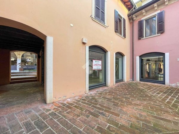 ufficio in vendita a Desenzano del Garda