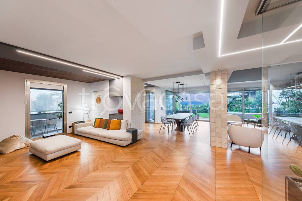 appartamento in vendita a Desenzano del Garda