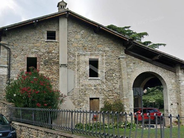 casa indipendente in vendita a Desenzano del Garda