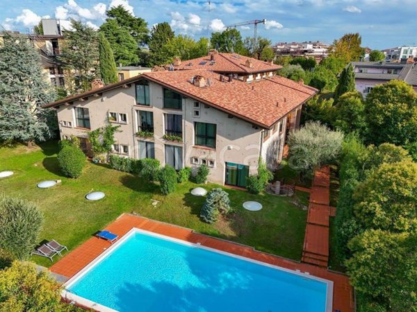 appartamento in vendita a Desenzano del Garda in zona Rivoltella