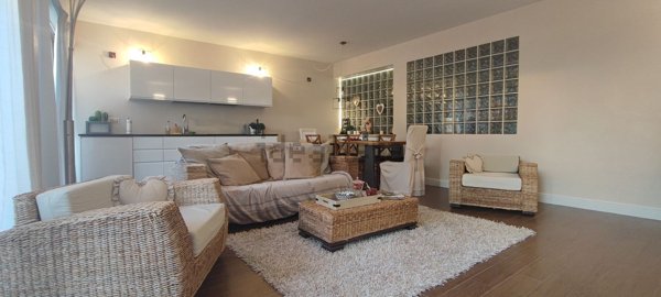 appartamento in vendita a Desenzano del Garda in zona Rivoltella