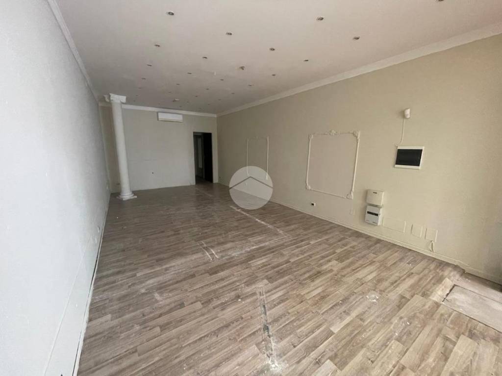 negozio in vendita a Desenzano del Garda